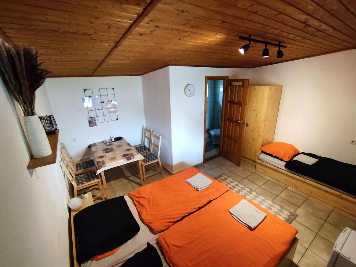 Suello Feszek Apartman Apartamento Tiszafüred Exterior foto